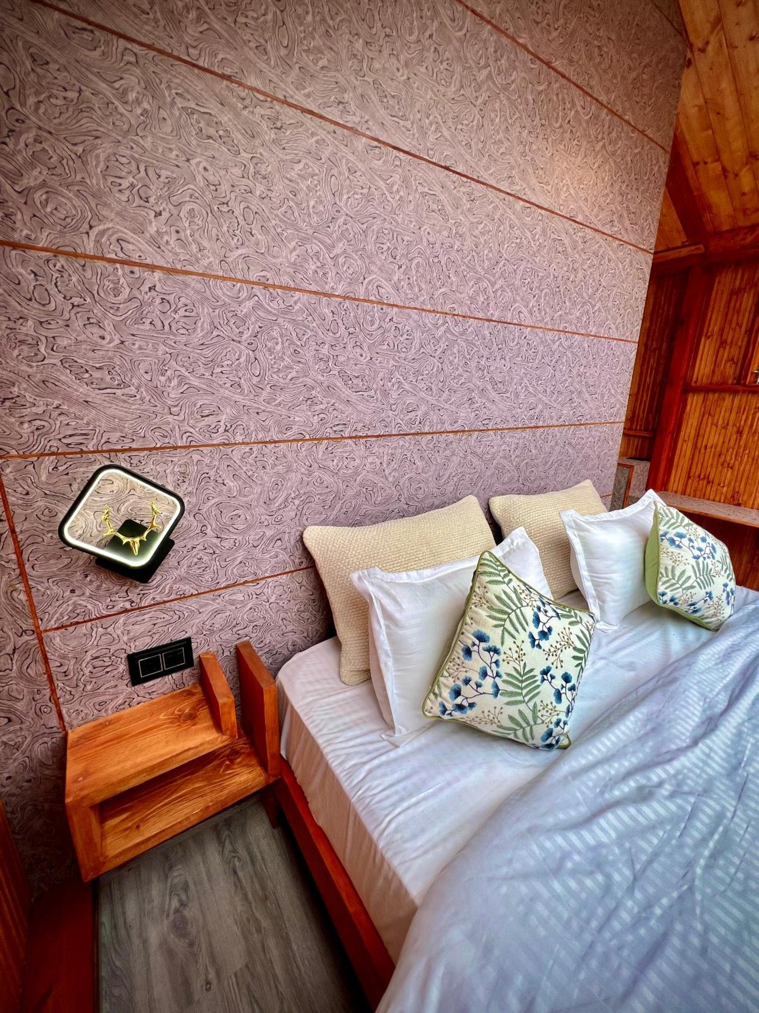 Resort Glass By Urban Monk- Unique Centrally Heated With Electric Blankets Manali (Himachal Pradesh)