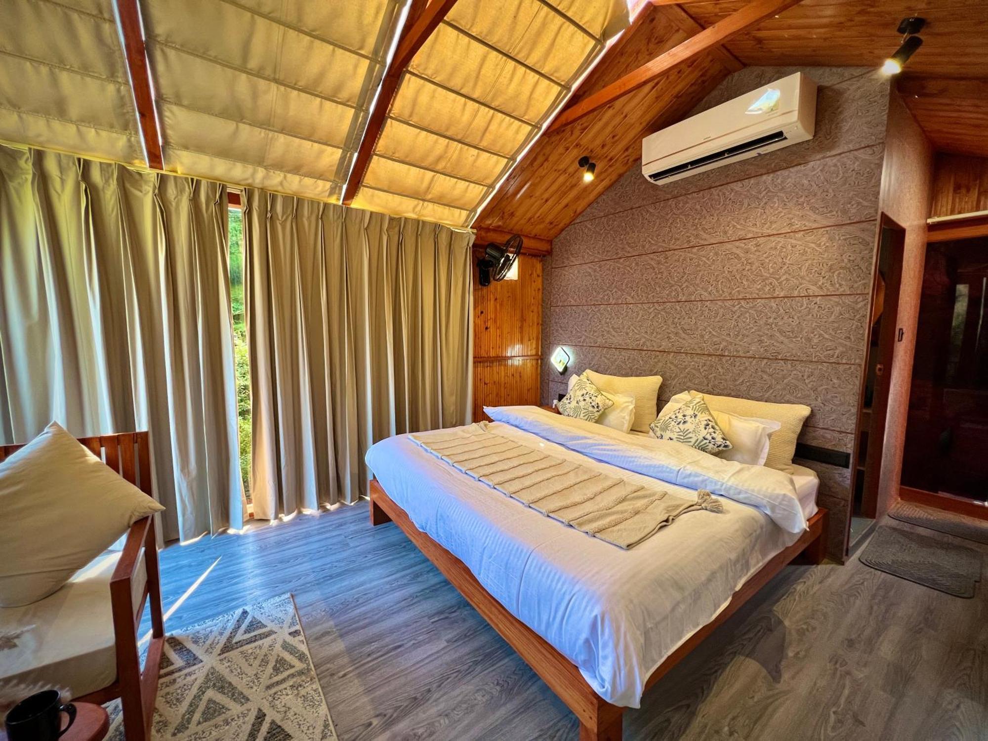 Glass By Urban Monk- Unique Centrally Heated With Electric Blankets Manali (Himachal Pradesh)
